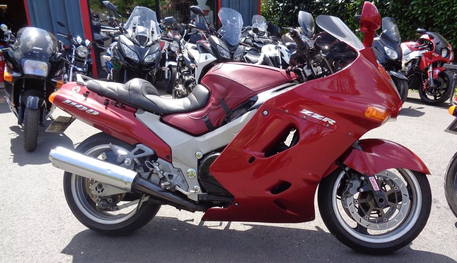 A vendre 1100 ZZR de 93 78930 km 1990€