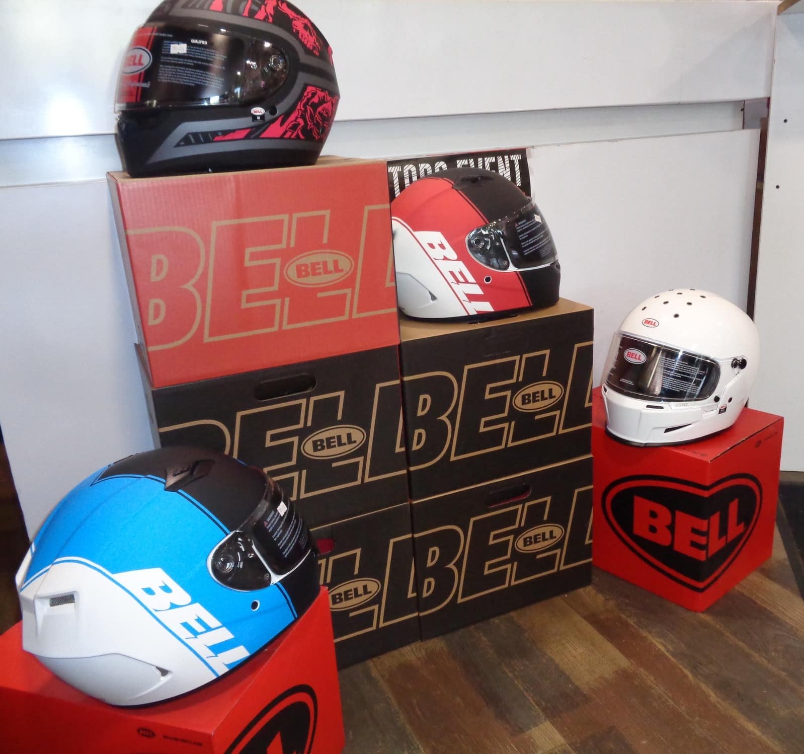 Casque Bell Disponible en Magasin.