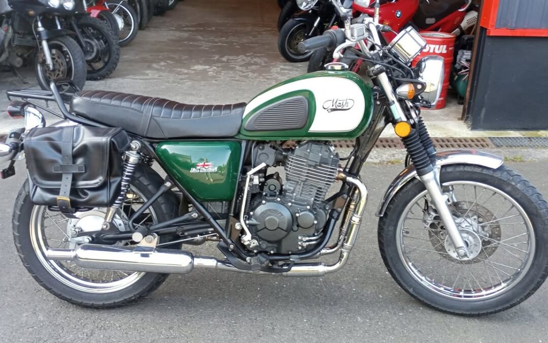 A vendre 400 Mash 5075 km a voir au magasin…