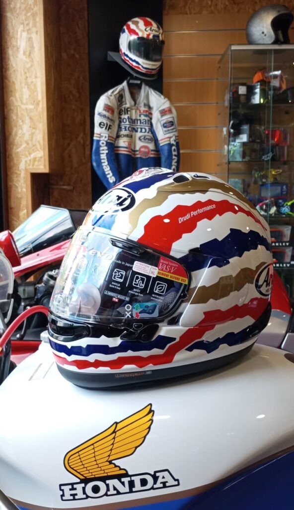 Les nouveaux ARAI RX 7 evo sont disponibles 1 1287259553189361 - Les nouveaux ARAI RX-7 evo sont disponibles...