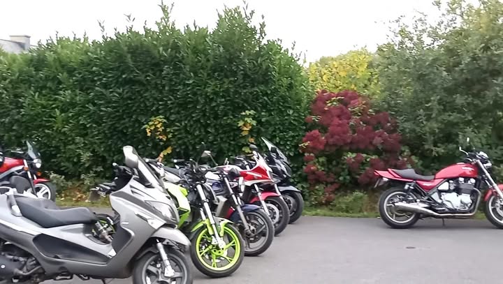 Pour les clients qui ont des motos à récupérer n’oubliez…