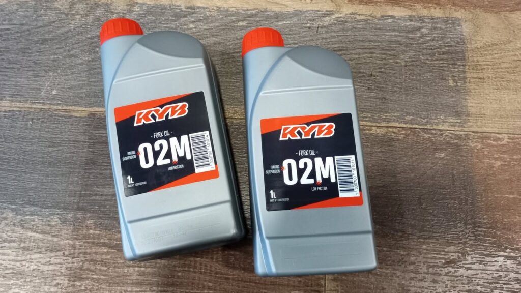 La nouvelle huile de fourche kayaba 02M est disponible en 1 1414774517104530 - Landivisiau Finistère La nouvelle huile de fourche kayaba 02M est disponible en 1 1414774517104530 - Landivisiau Finistère