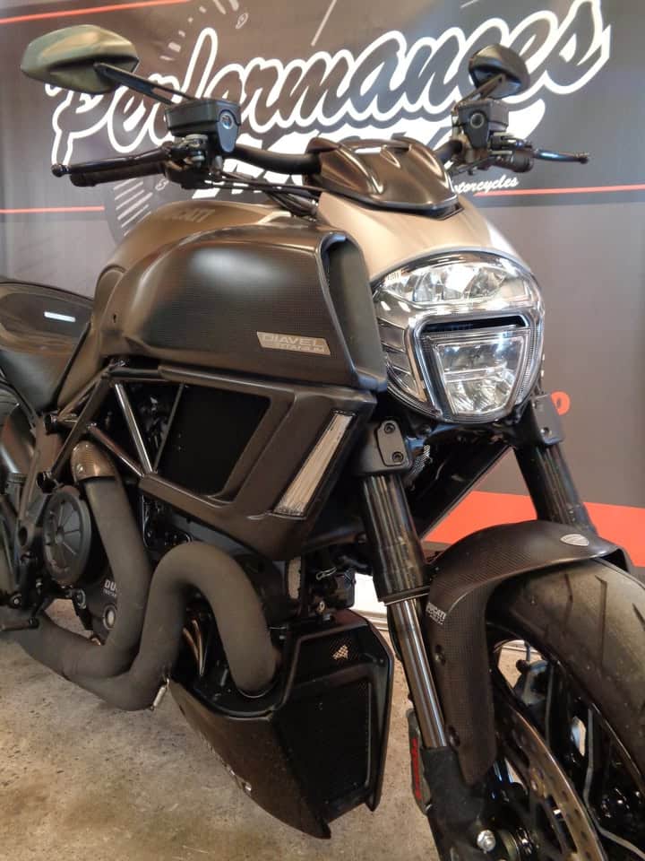 A vendre DUCATI DIAVEL de 2015 9876 km 16 050 1 1499094892005825 - Landivisiau Finistère A vendre DUCATI DIAVEL de 2015 9876 km 16 050 1 1499094892005825 - Landivisiau Finistère