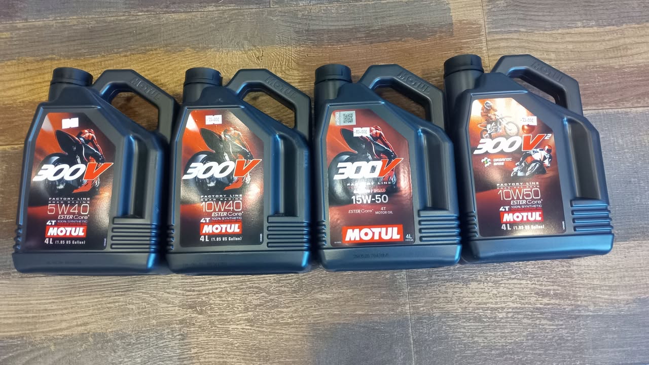 Besoin dhuile Motul 300 V disponible en magasin 5w40 10w40 1 1571604614754852 - Landivisiau Finistère Besoin dhuile Motul 300 V disponible en magasin 5w40 10w40 1 1571604614754852 - Landivisiau Finistère